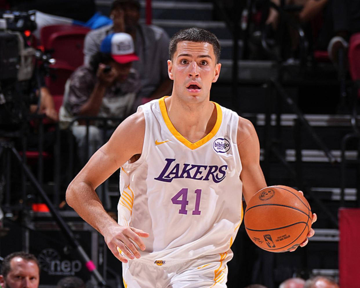 包含湖人遭遇3连败，战绩一般表现的词条