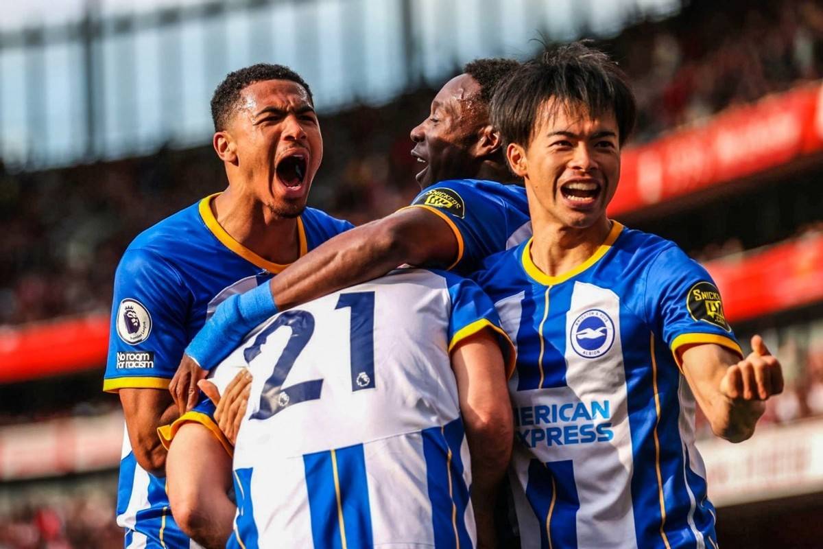 包含利物浦客场击败布莱顿，继续走向冠军的词条