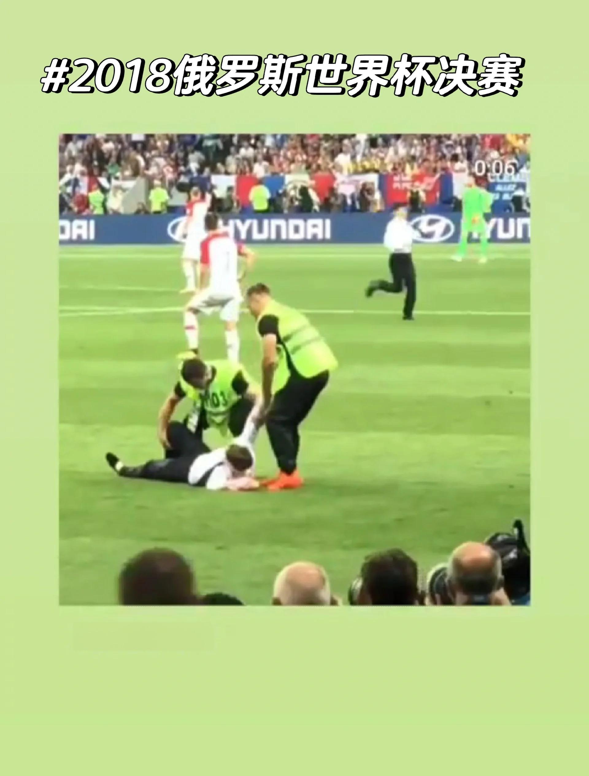 三亿体育体育投注-包含赛场表现引发球迷争议，国际赛事局势引人注目的词条