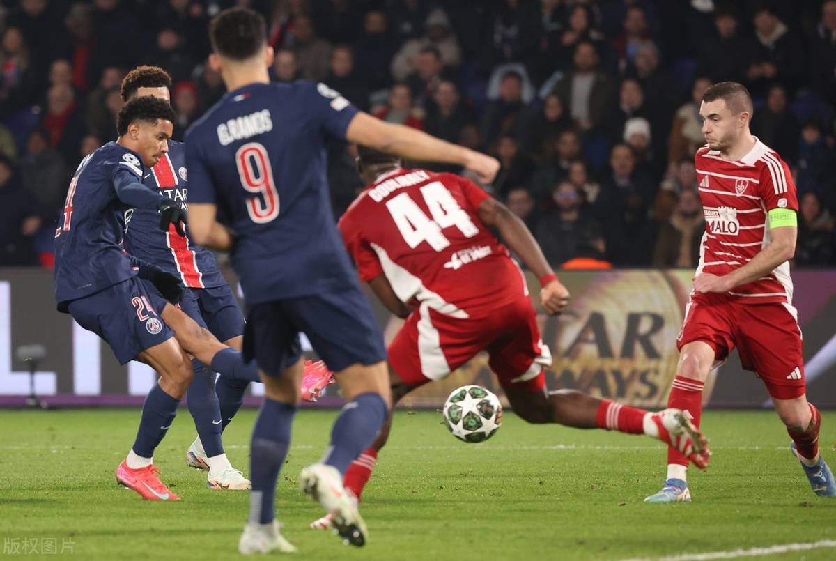 三亿体育体育官方-巴黎圣日耳曼前锋射门准确，成为得分利器的简单介绍