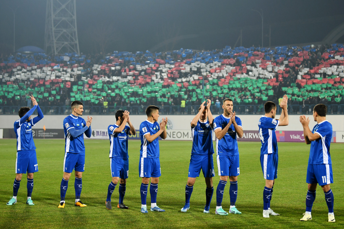 三亿体育体育网站入口-球员在比赛中展现出色技艺受到球迷赞叹