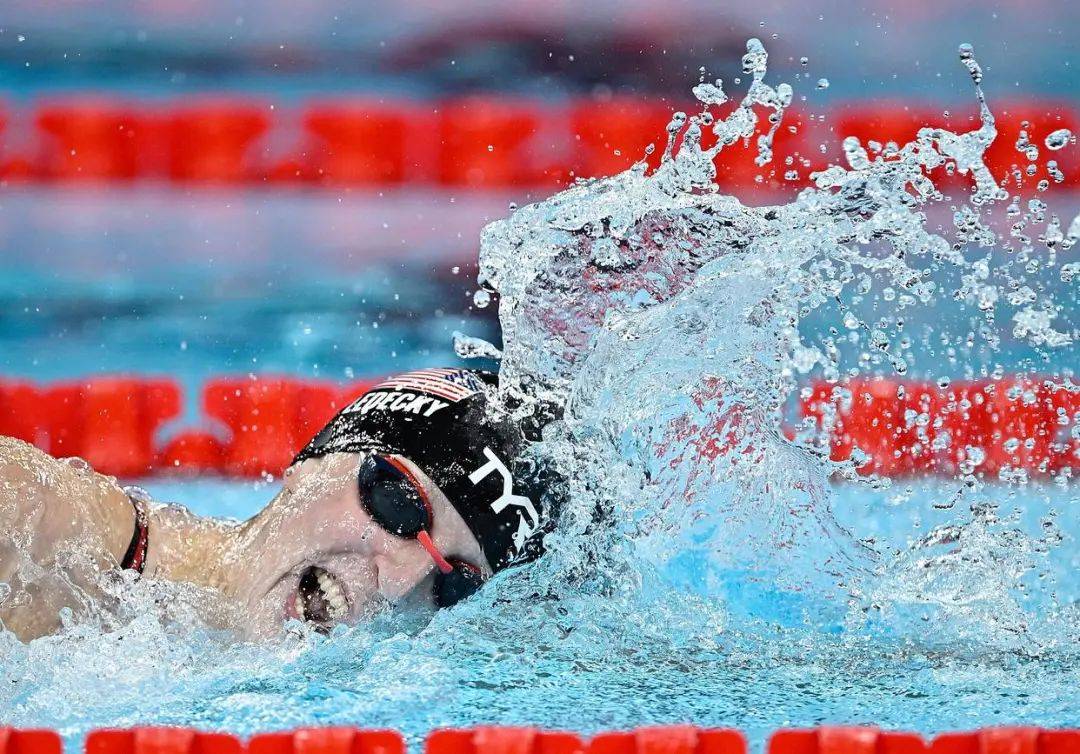 三亿体育体育网址-澳大利亚游泳队夺得接力金牌，掀起狂欢的简单介绍