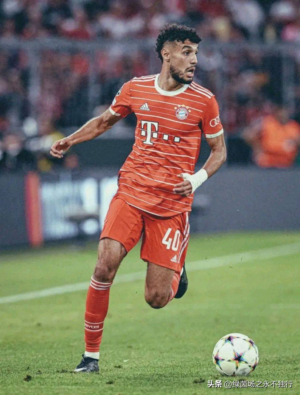 三亿体育体育新闻-阿贾克斯淘汰英超球队，表现惊艳