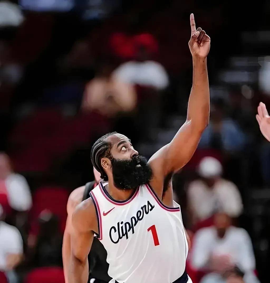 快船双星发挥平平,遭遇太阳强势逆转的简单介绍 快船双星发挥平平,遭遇太阳强势逆转的简单介绍