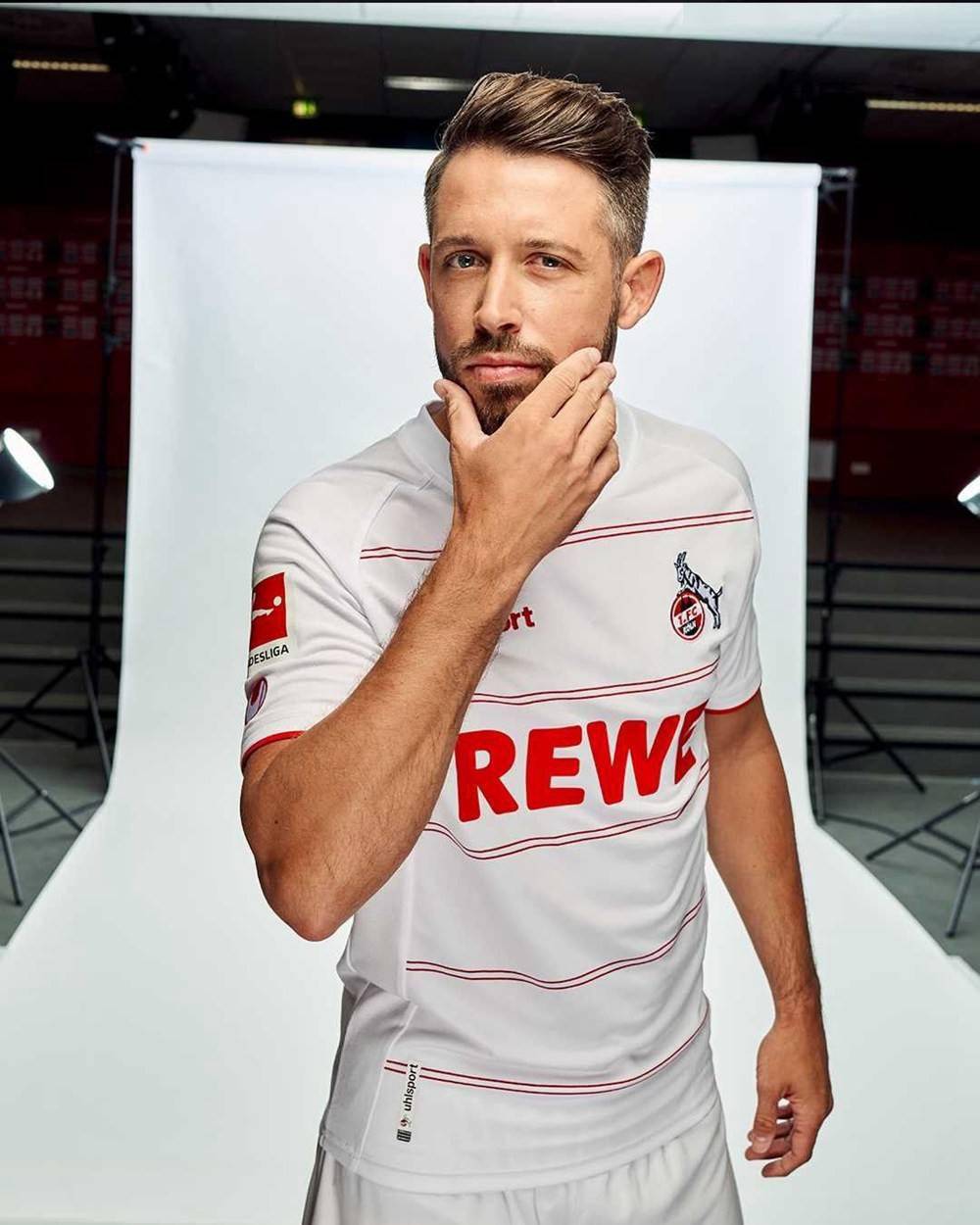 三亿体育体育app-科隆客场险胜，豪取一场重要的三分