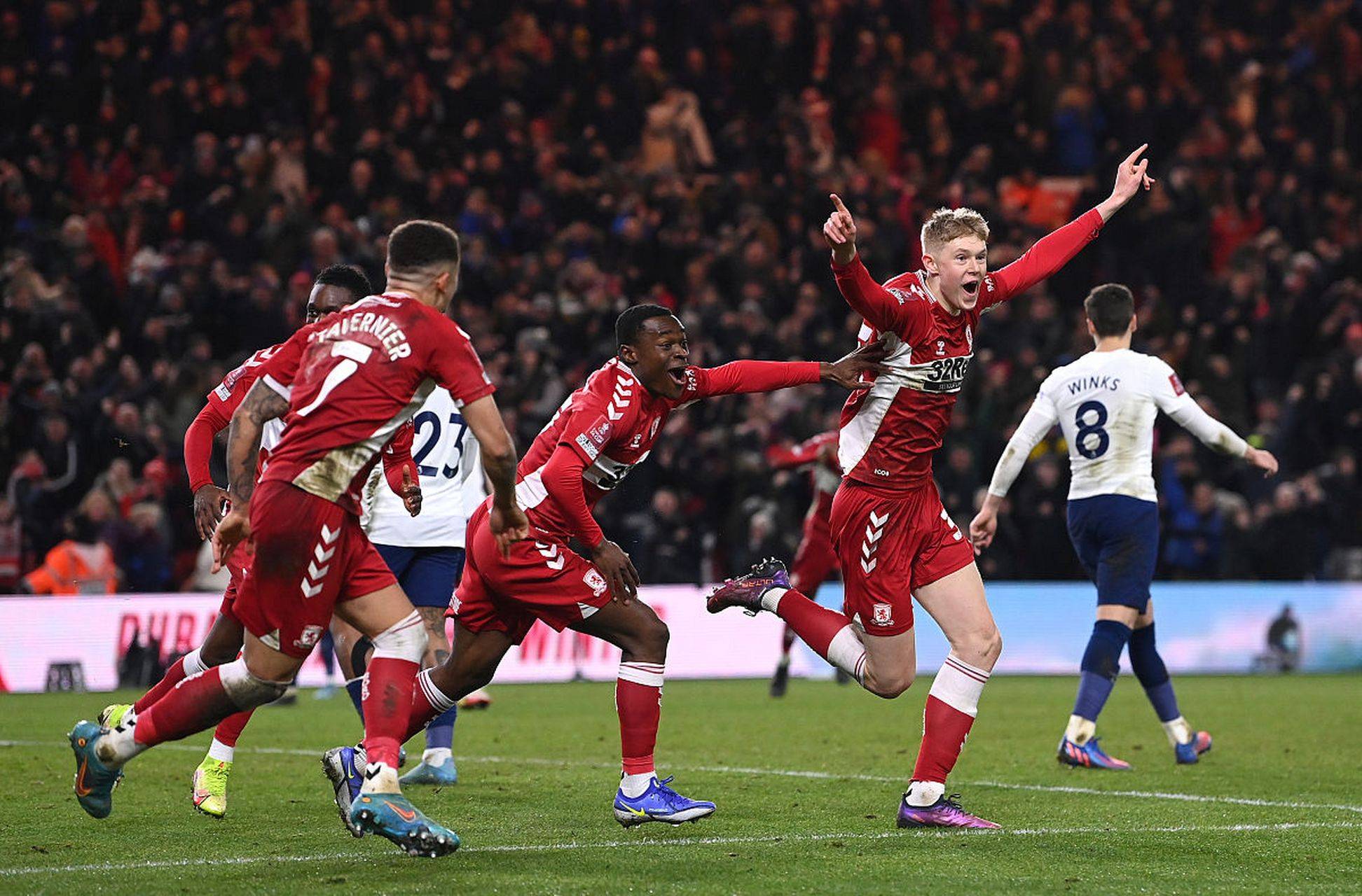 欧联杯决赛:切尔西与阿森纳上演伦敦德比对决 欧联杯决赛:切尔西与阿森纳上演伦敦德比对决