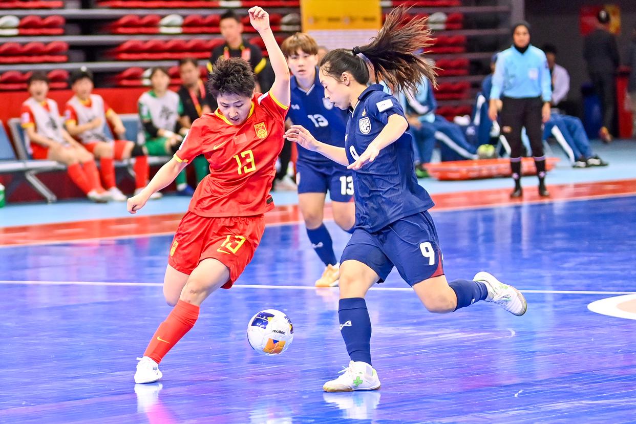 亚洲女子足球联赛赛场上演惊心动魄一幕