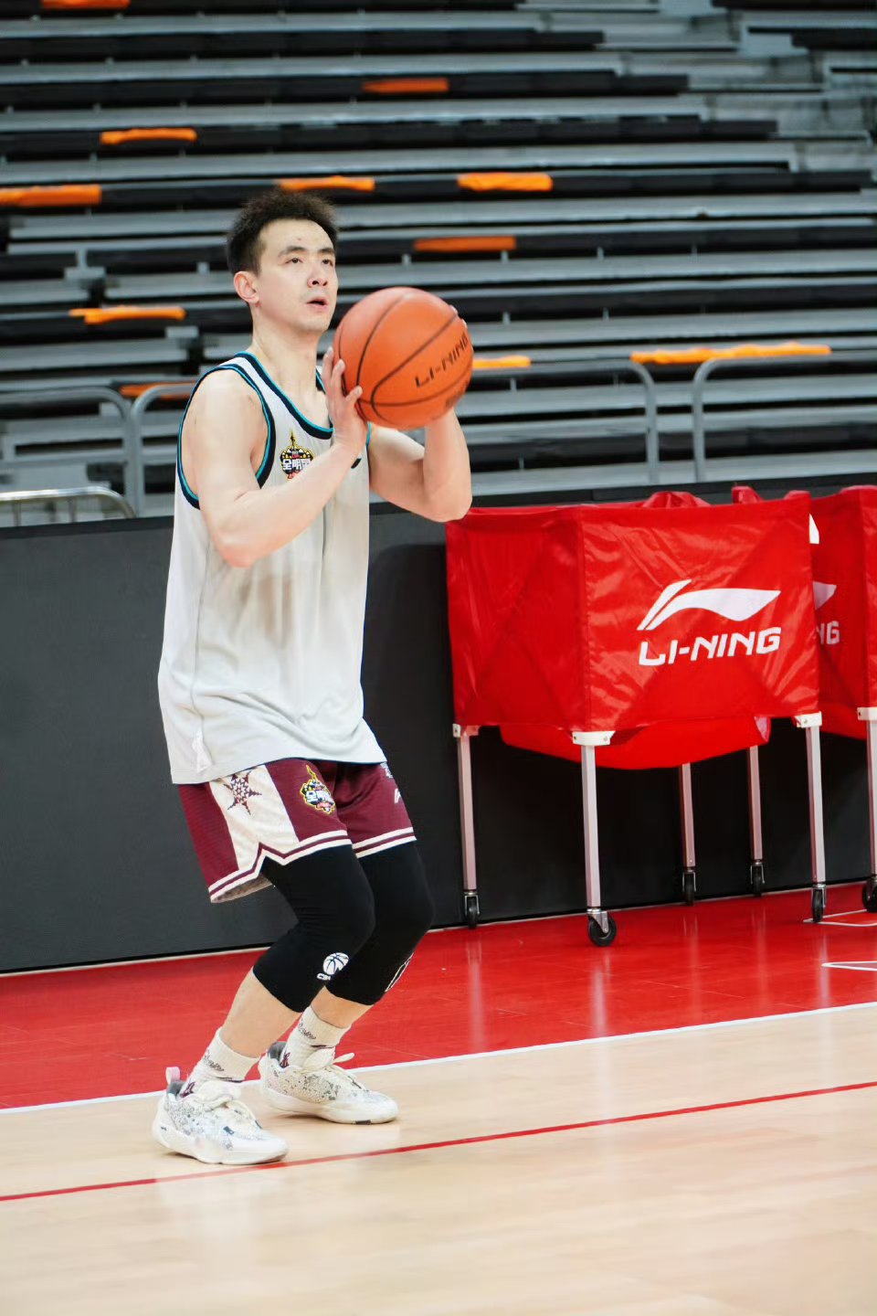 三亿体育体育官网app-球员状态！一线队队员训练表现获得赞誉