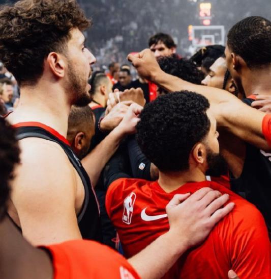 火箭负灰熊,汉达迪两双表现逃脱败局 火箭负灰熊,汉达迪两双表现逃脱败局