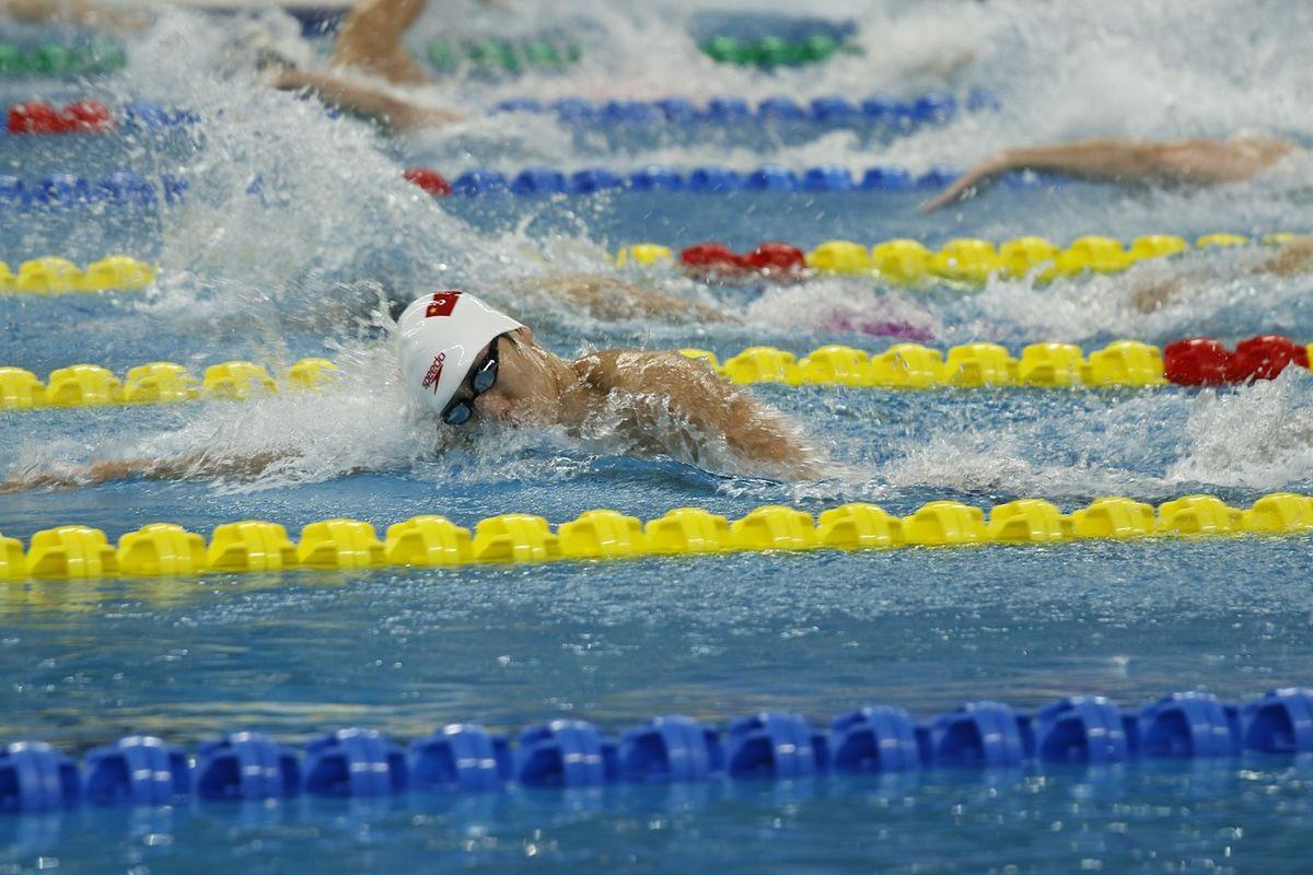 三亿体育体育视频-男子游泳项目惊现黑马，惊艳全场